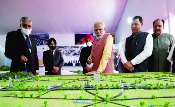 PM Modi ने उत्तराखण्ड में18 हजार करोड़ की योजनाओं का शिलान्यास किया